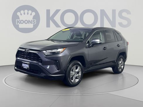 Used 2025 Toyota RAV4 XLE AWD/4WD image 5