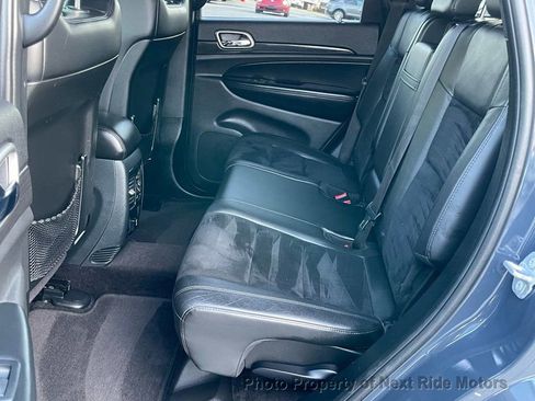 Used 2018 Jeep Grand Cherokee Altitude image 11