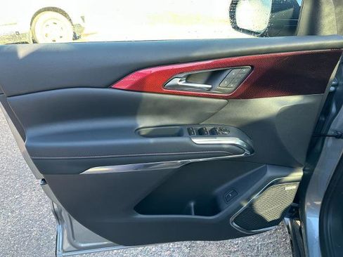 New 2026 Chevrolet Traverse RS w/ LPO, Floor Liner Package AWD/4WD image 15