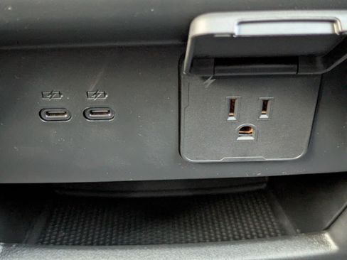 New 2026 Chevrolet Traverse LT w/ Midnight/Sport Edition FWD image 11