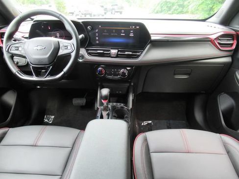 Used 2024 Chevrolet TrailBlazer RS FWD image 12