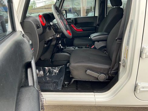 Used 2016 Jeep Wrangler Unlimited Sport image 20