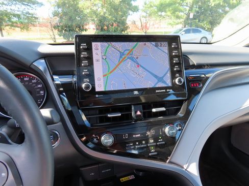 Used 2024 Toyota Camry XSE w/ Navigation Package image 22