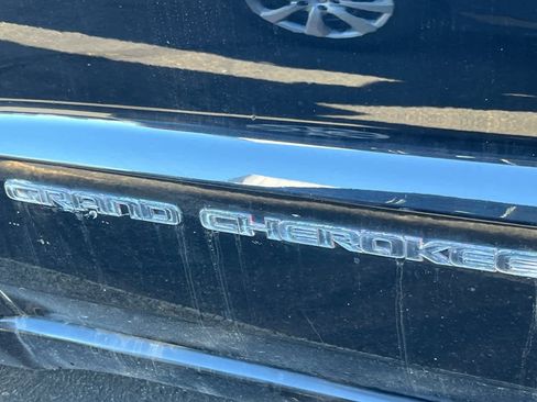 Used 2018 Jeep Grand Cherokee Altitude image 7