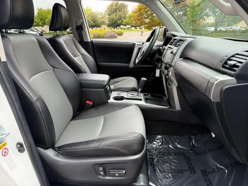 Used 2015 Toyota 4Runner SR5 Premium RWD image 20