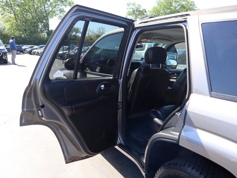 Used 2007 Chevrolet TrailBlazer LT w/ LT Preferred Equipment Group AWD/4WD image 16