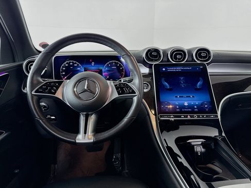 Used 2024 Mercedes-Benz GLC 300 4MATIC image 26