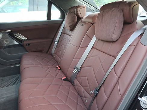 Used 2024 BMW 760i xDrive w/ Executive Package AWD/4WD image 7