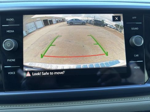 Used 2024 Volkswagen Taos SE FWD image 19