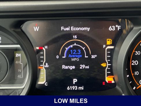 Used 2024 Jeep Wrangler Unlimited Sahara AWD/4WD image 30