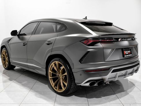 Used 2022 Lamborghini Urus image 9
