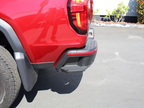 Used 2023 GMC Canyon AT4 w/ Technology Package AWD/4WD image 15