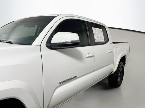 Used 2022 Toyota Tacoma SR5 w/ Technology Package RWD image 13