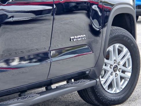 Used 2023 Toyota Tundra SR5 w/ SR5 Convenience Package AWD/4WD image 16