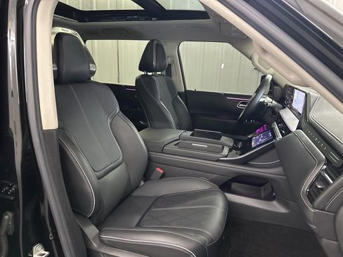 Certified 2025 INFINITI QX80 Sensory image 46