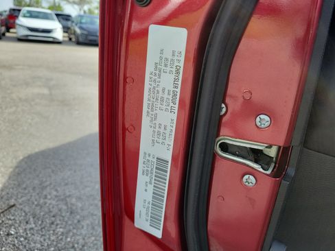 Used 2014 Chrysler 300 RWD image 32