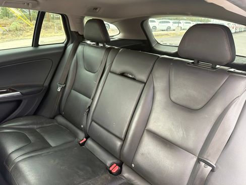 Used 2015 Volvo V60 T5 Cross Country Platinum w/ Climate Package AWD/4WD image 21