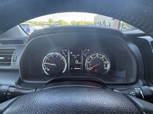 Used 2022 Toyota 4Runner TRD Off-Road Premium AWD/4WD image 22