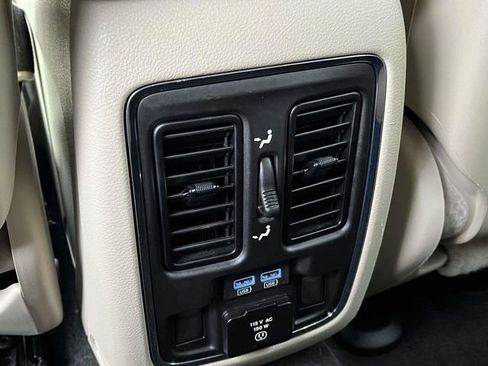 Used 2021 Jeep Grand Cherokee Limited image 20