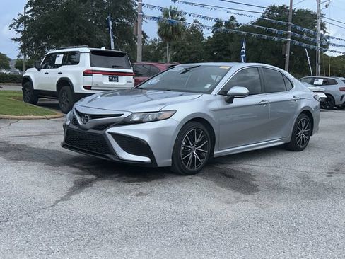 Used 2024 Toyota Camry SE w/ Convenience Package FWD image 8