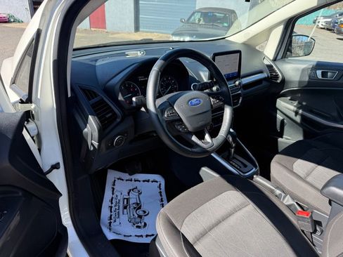 Used 2020 Ford EcoSport SE w/ SE Convenience Package image 2