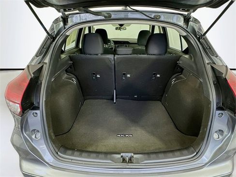 Used 2021 Nissan Kicks S image 23