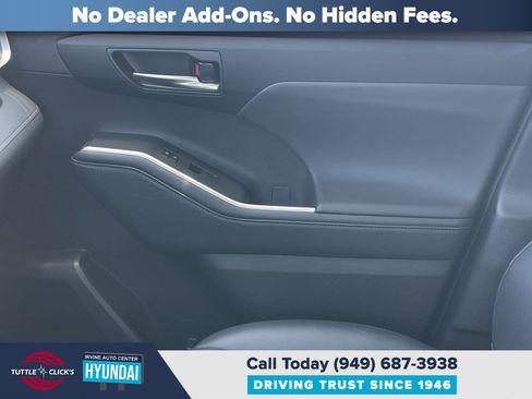 Used 2024 Toyota Highlander XLE FWD image 23