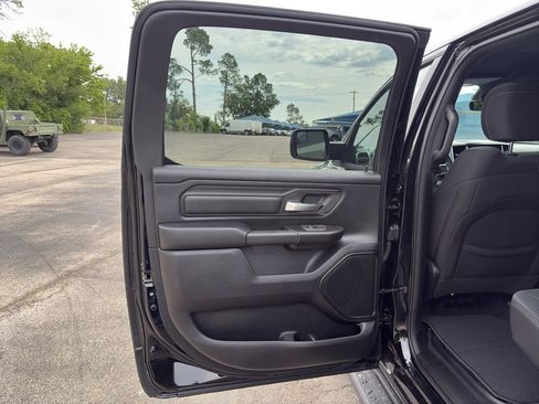 New 2026 RAM 1500 Express AWD/4WD image 18