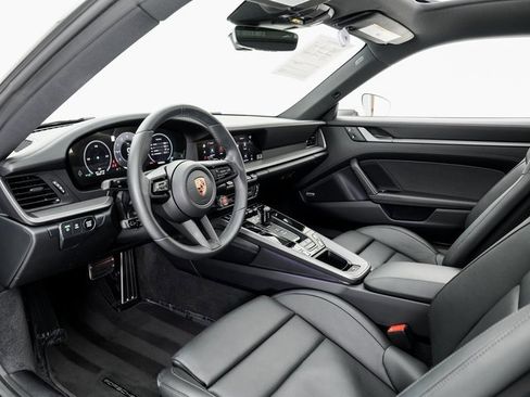 Certified 2025 Porsche 911 Carrera image 4