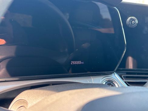 Used 2025 Chevrolet Trax LT image 39