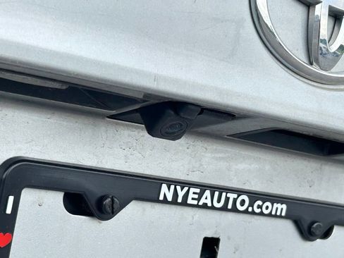 Used 2023 Toyota Highlander XLE AWD/4WD image 49