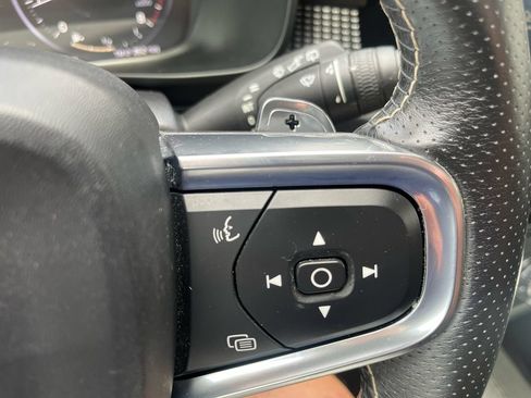 Used 2019 Volvo XC40 T5 R-Design AWD/4WD image 15
