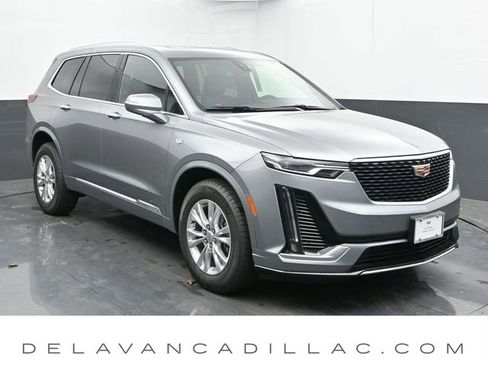 New 2025 Cadillac XT6 Luxury image 1