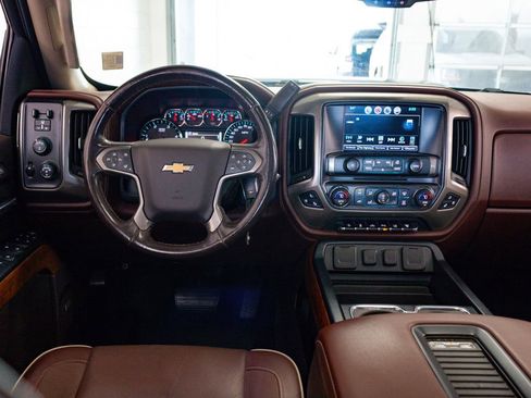 Used 2018 Chevrolet Silverado 2500 High Country w/ Duramax Plus Package image 12