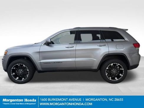 Used 2019 Jeep Grand Cherokee Laredo w/ Laredo X Package AWD/4WD image 4