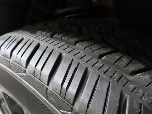 Used 2025 Chevrolet Traverse RS w/ LPO, Floor Liner Package AWD/4WD image 9