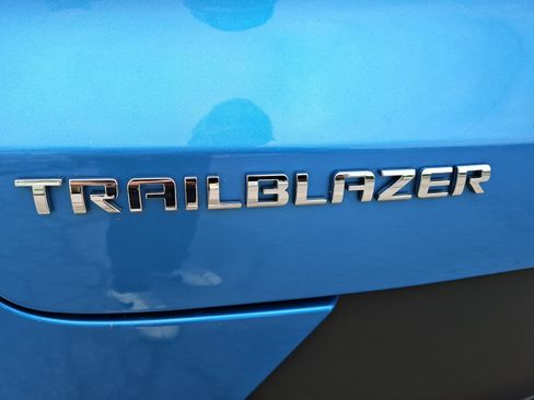 Used 2025 Chevrolet TrailBlazer LS w/ LS Convenience Package FWD image 25