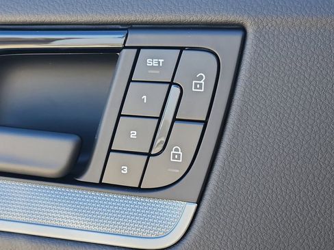 New 2026 Porsche Cayenne Coupe image 19