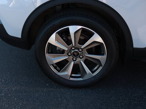 Certified 2025 Ford Escape Platinum w/ Premium Technology Package AWD/4WD image 5