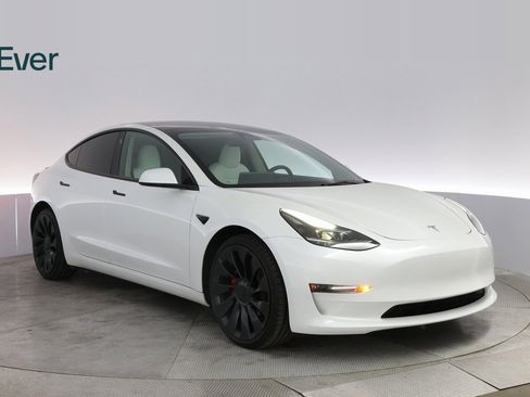 Used 2023 Tesla Model 3 Performance image 4