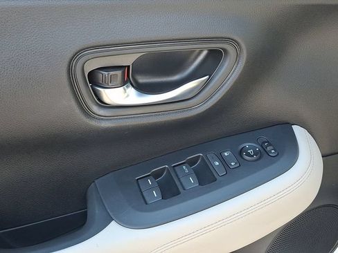 Used 2024 Honda HR-V LX image 14
