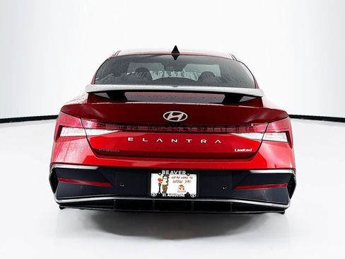 Used 2024 Hyundai Elantra Limited image 8