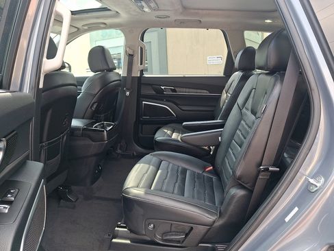 Used 2024 Kia Telluride SX Prestige w/ Towing Package AWD/4WD image 10