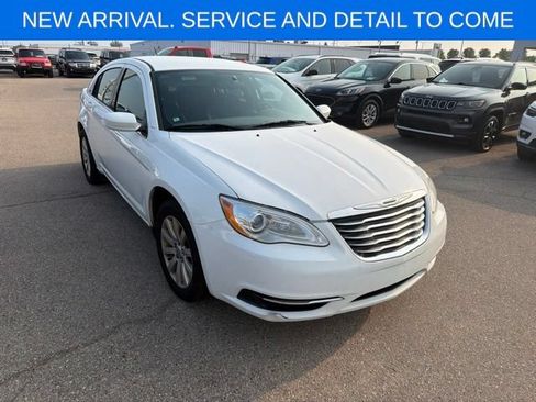 Used 2013 Chrysler 200 Touring FWD image 5