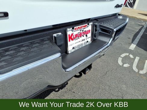 Used 2025 RAM 3500 Limited AWD/4WD image 18