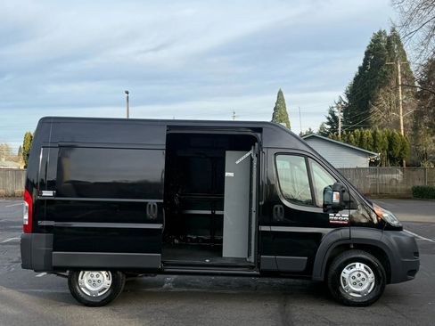 Used 2016 RAM ProMaster 2500 w/ Interior Convenience Group image 21