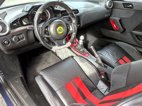Used 2021 Lotus Evora image 13