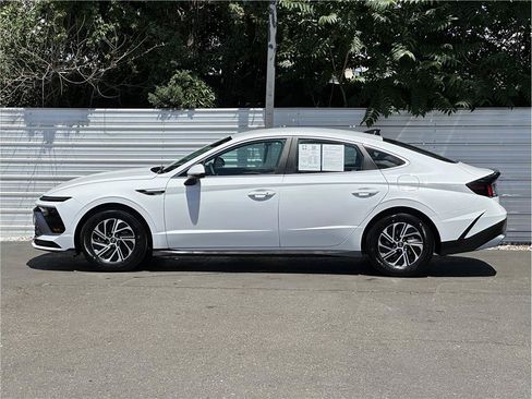 Used 2026 Hyundai Sonata Blue FWD image 13