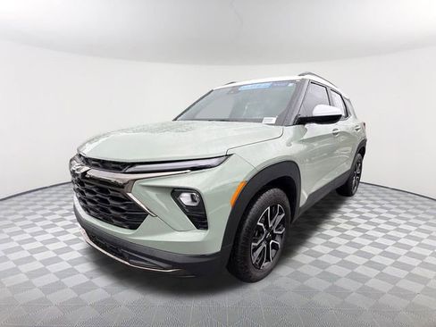 Certified 2024 Chevrolet TrailBlazer ACTIV w/ Driver Confidence Package image 1