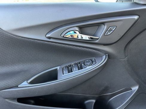 Used 2024 Chevrolet Malibu LT image 3